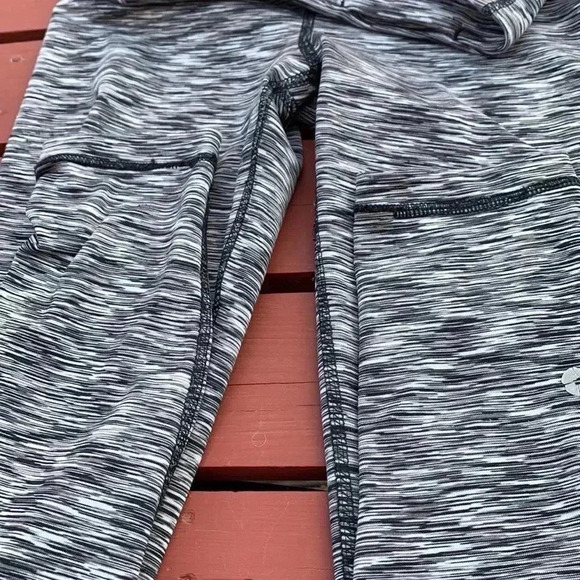 Five for 25 90 Degree 90% polyester/10% spandex, lightweight activewear - Picture 4 of 5